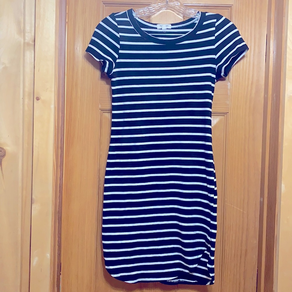 T-shirt dress! Black and white striped!